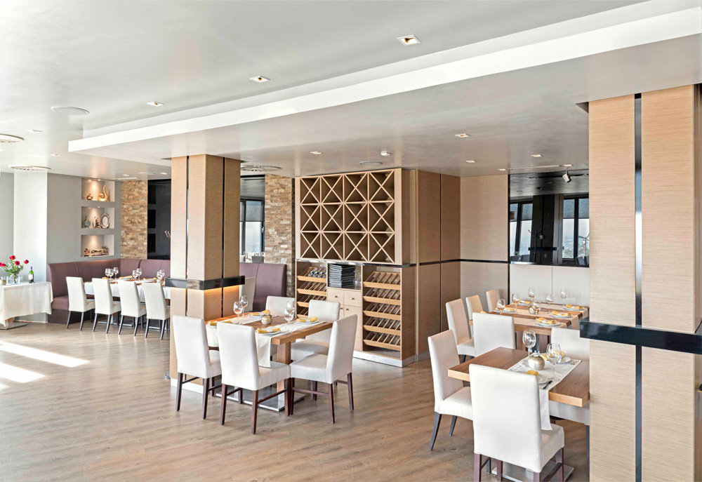 FACE Bar & Dinner Ресторанти, хотели и зали