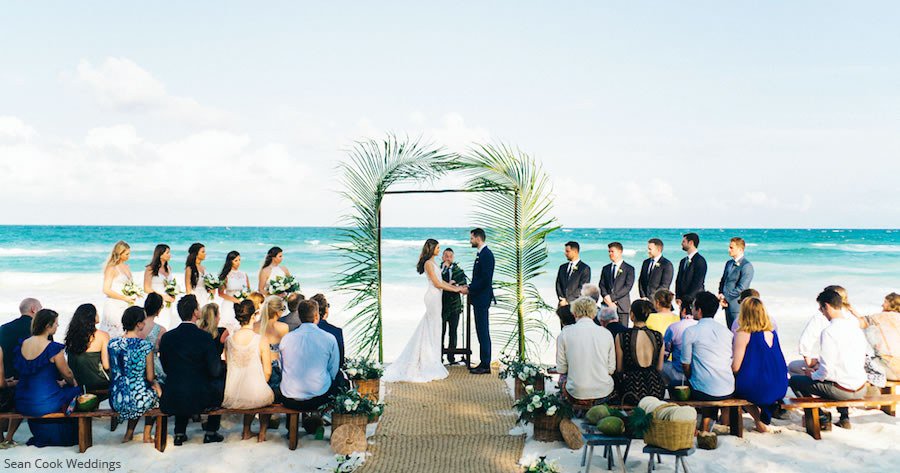 Пясък, море и слънце - съветите за Вашата сватба на плажа